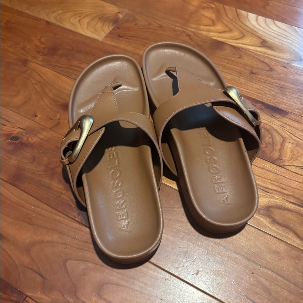AEROSOLES Brown and Gold Sandals with Minimalist Design - Picture 2 of 7